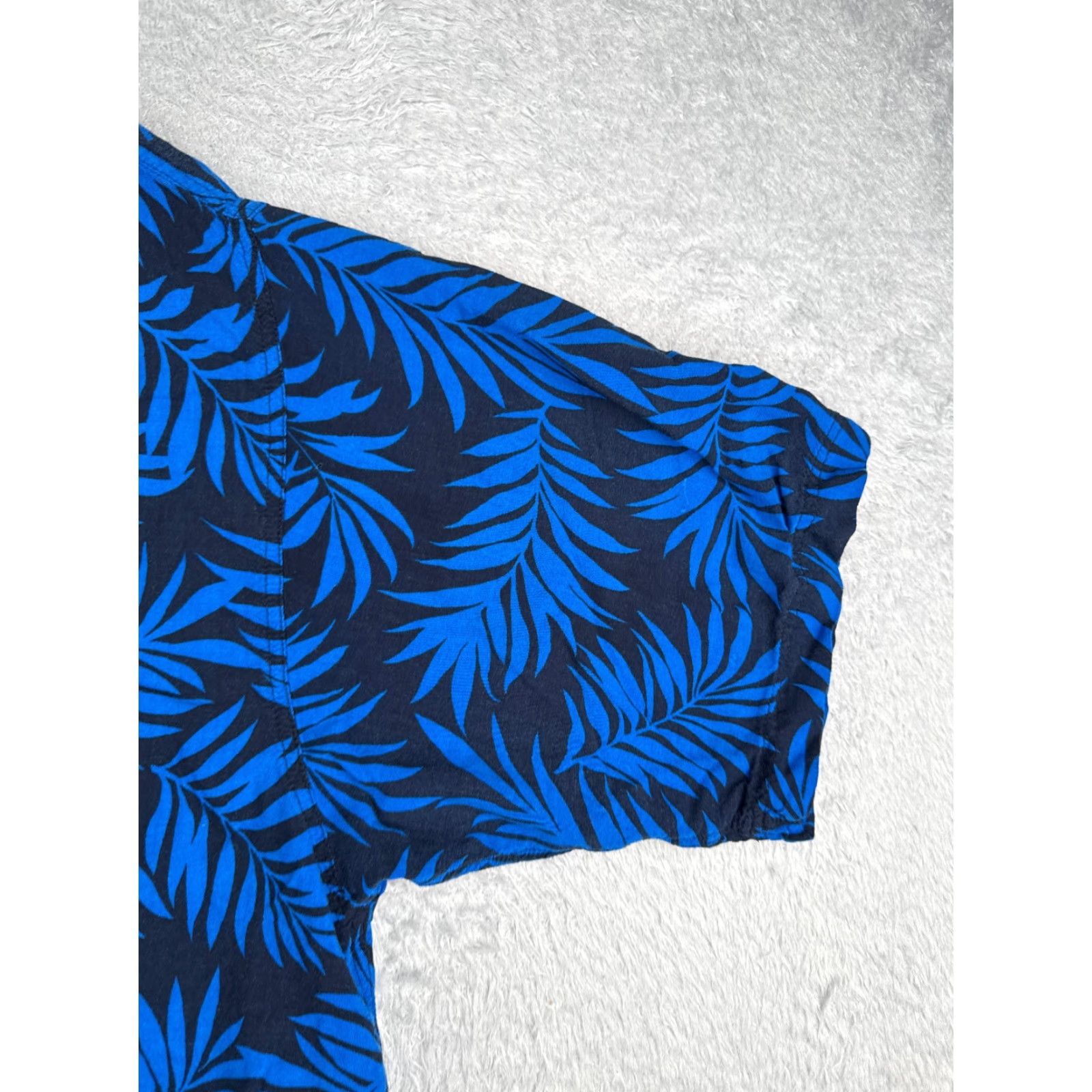 Vintage Third Coast Shirt Adult 2XL blue Floral Palm 100% Rayon Button Hawaiian Size US XXL / EU 58 / 5 - 2 Thumbnail