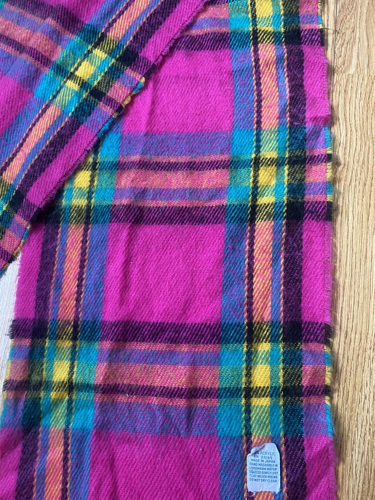 Japanese Brand Vintage 100% Acrylic Multicoloured Scarf Made in Japan Size ONE SIZE - 5 Thumbnail