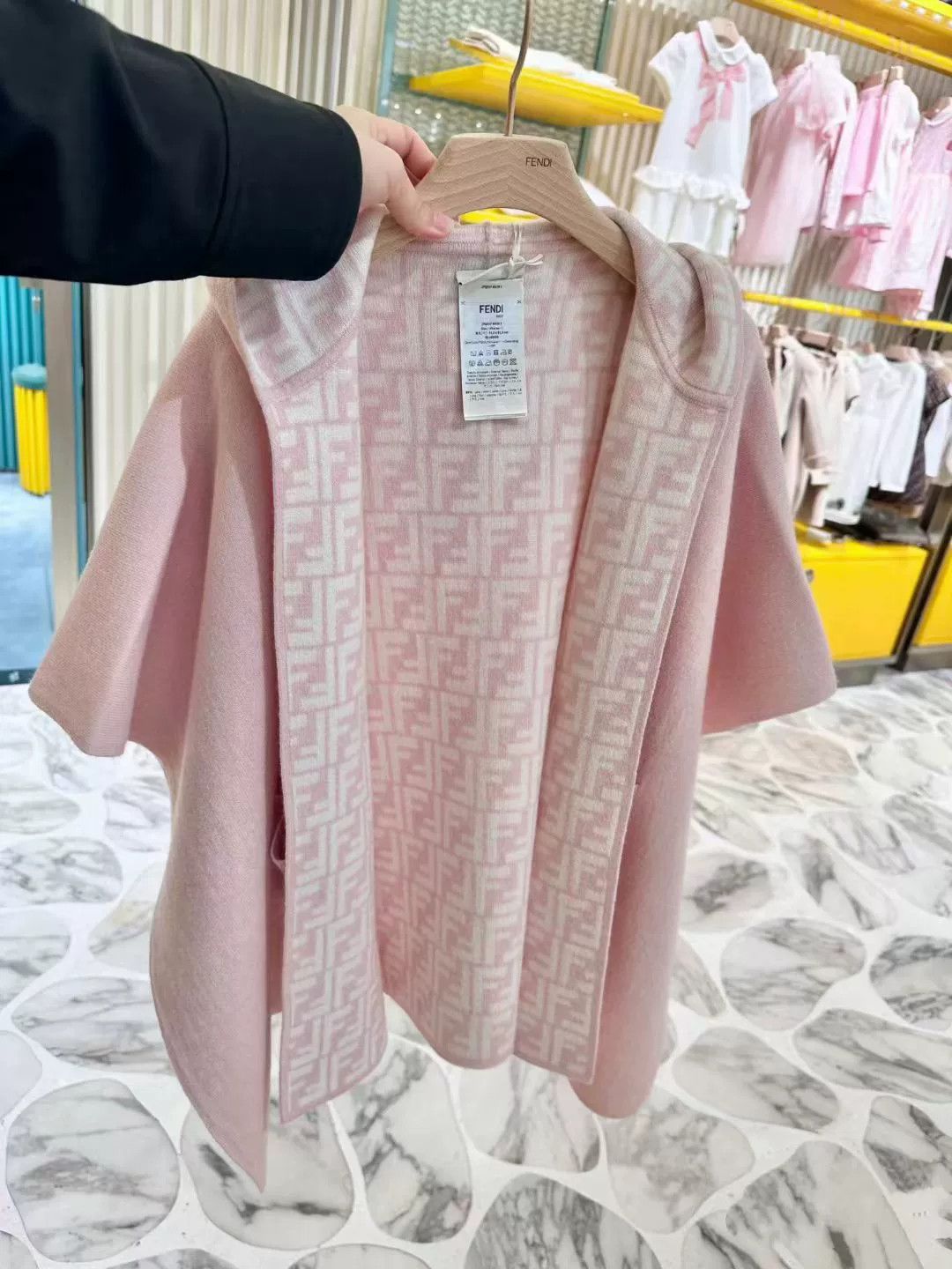 Fendi Fendi Double-Sided Pink Cashmere Cape Size M / US 6-8 / IT 42-44 - 1 Thumbnail