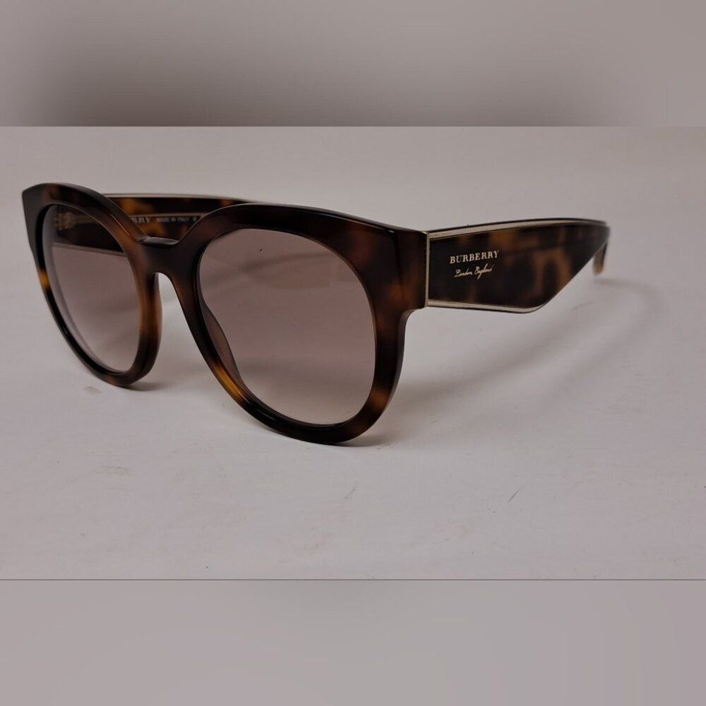 Burberry NWT Burberry Sunglasses Dark Havana Brown Gradient Round B4 Size ONE SIZE - 6 Thumbnail