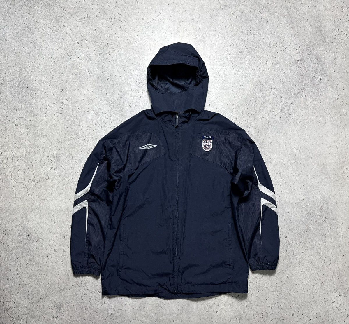 Umbro Umbro England Team Vintage Nylon Football Track Jacket Size US L / EU 52-54 / 3 - 1 Thumbnail