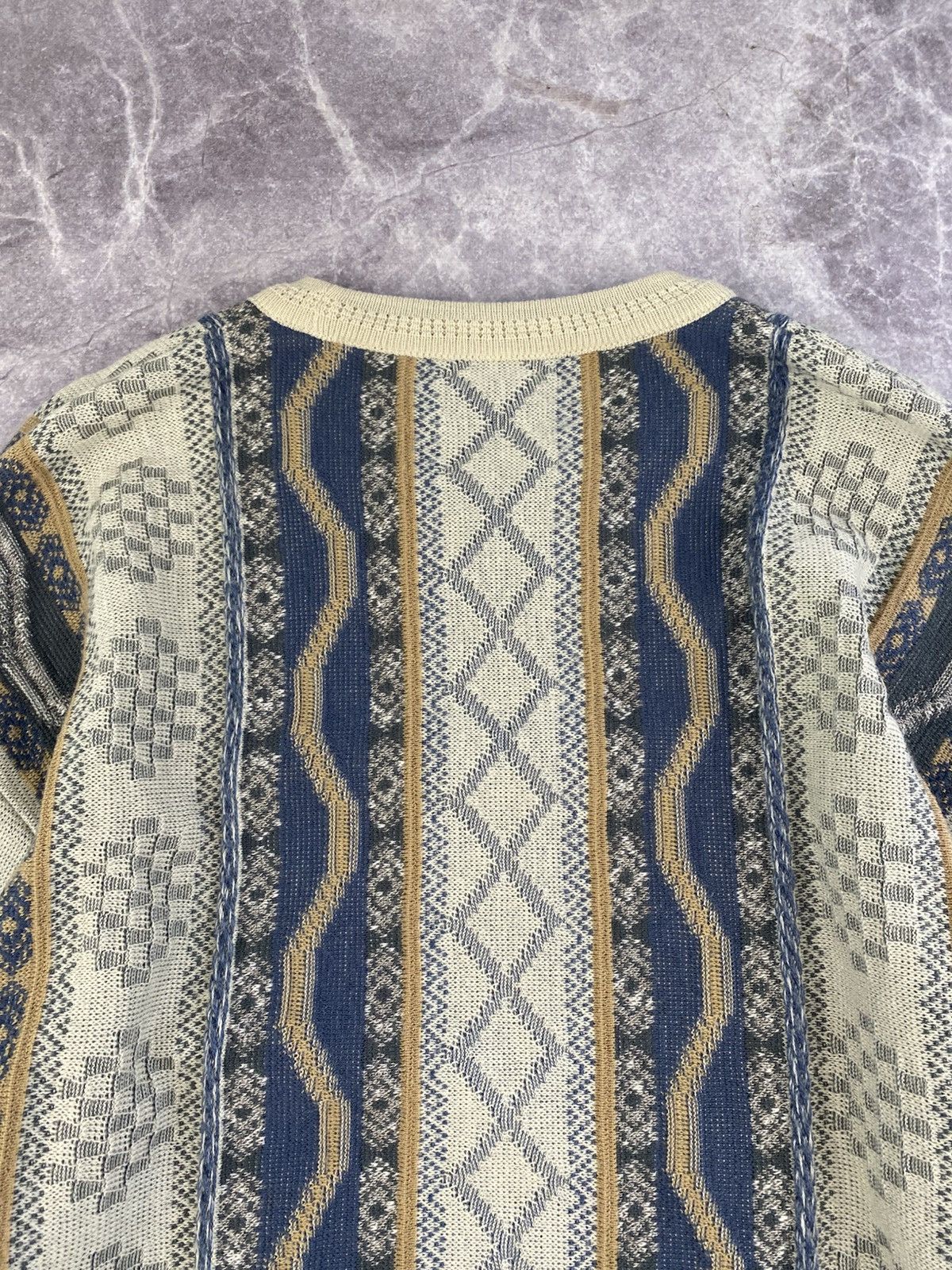 Other Vintage 3-D Coogi Style Sweater Size: L Size US L / EU 52-54 / 3 - 11 Thumbnail