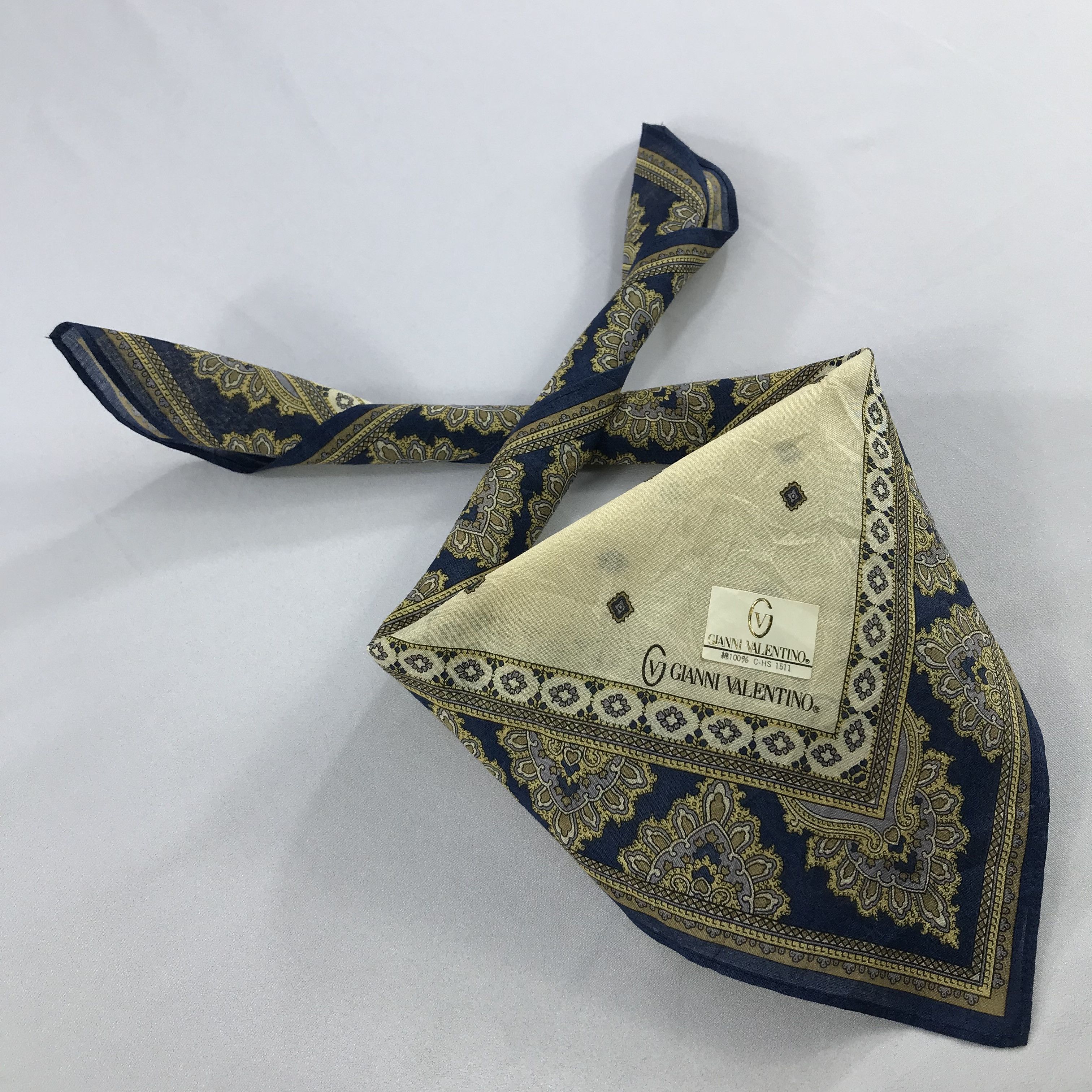 Vintage Gianni Valentino Bandana / Handkerchief / Neckerchief -S2665 Size ONE SIZE - 4 Thumbnail