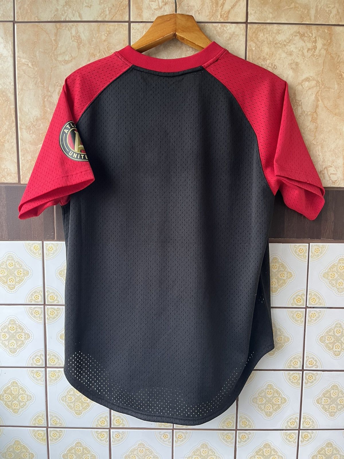 Mitchell & Ness Mitchell & Ness Atlanta United MLS jersey Size US L / EU 52-54 / 3 - 5 Thumbnail
