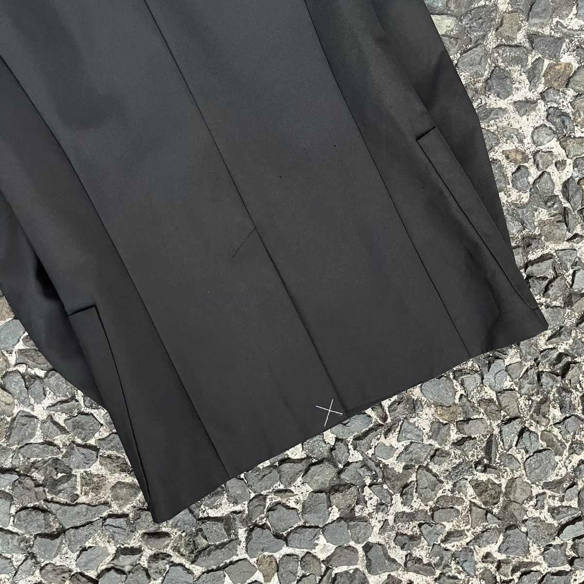 H&M × Maison Margiela Maison Margiela x H&M Re-Edition S/S1989 Shoulder Jacket Size XS / US 0-2 / IT 36-38 - 19 Thumbnail