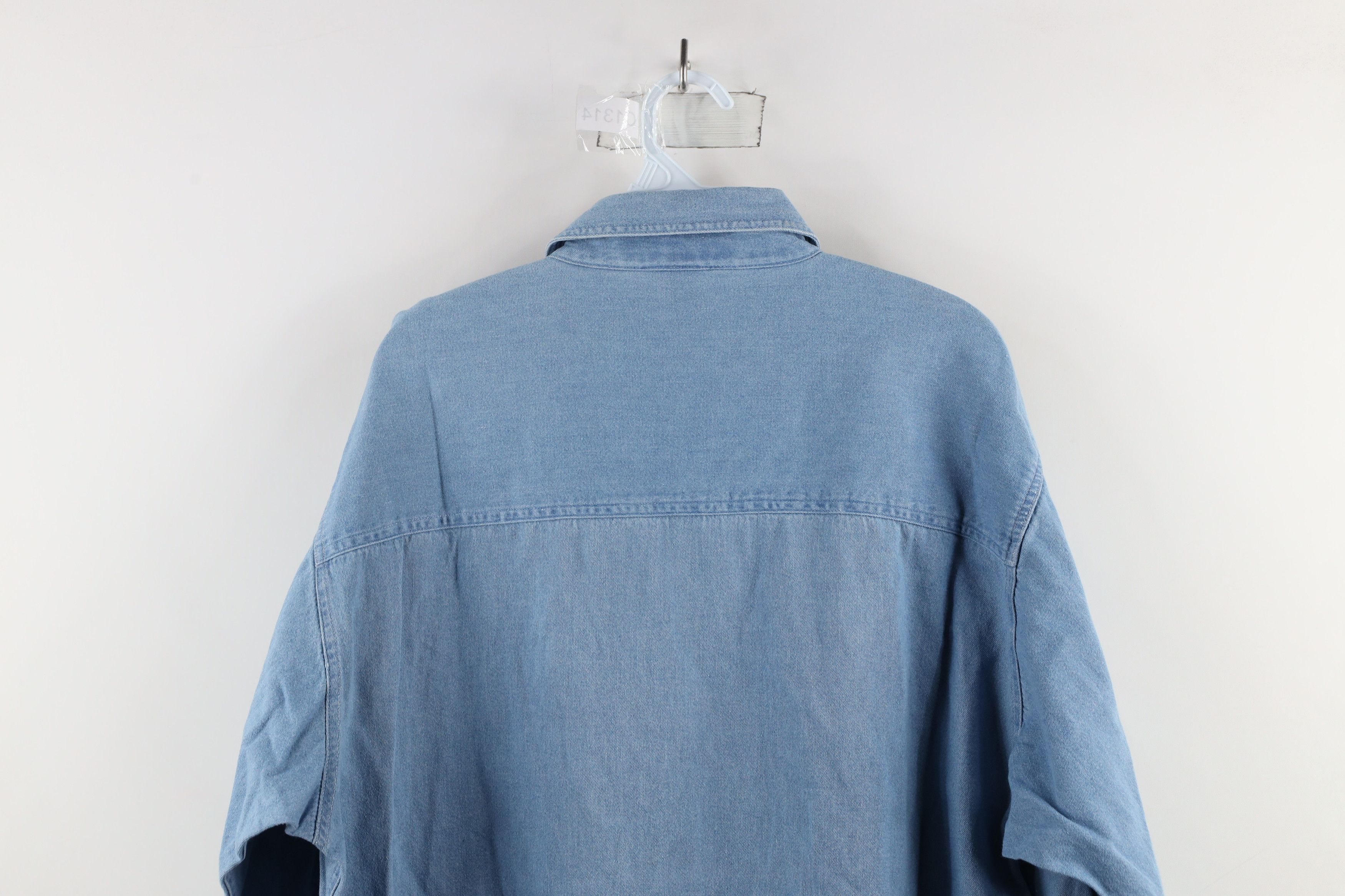 Vintage Vintage 90s Out University of Michigan Denim Button Shirt Size US L / EU 52-54 / 3 - 12 Thumbnail