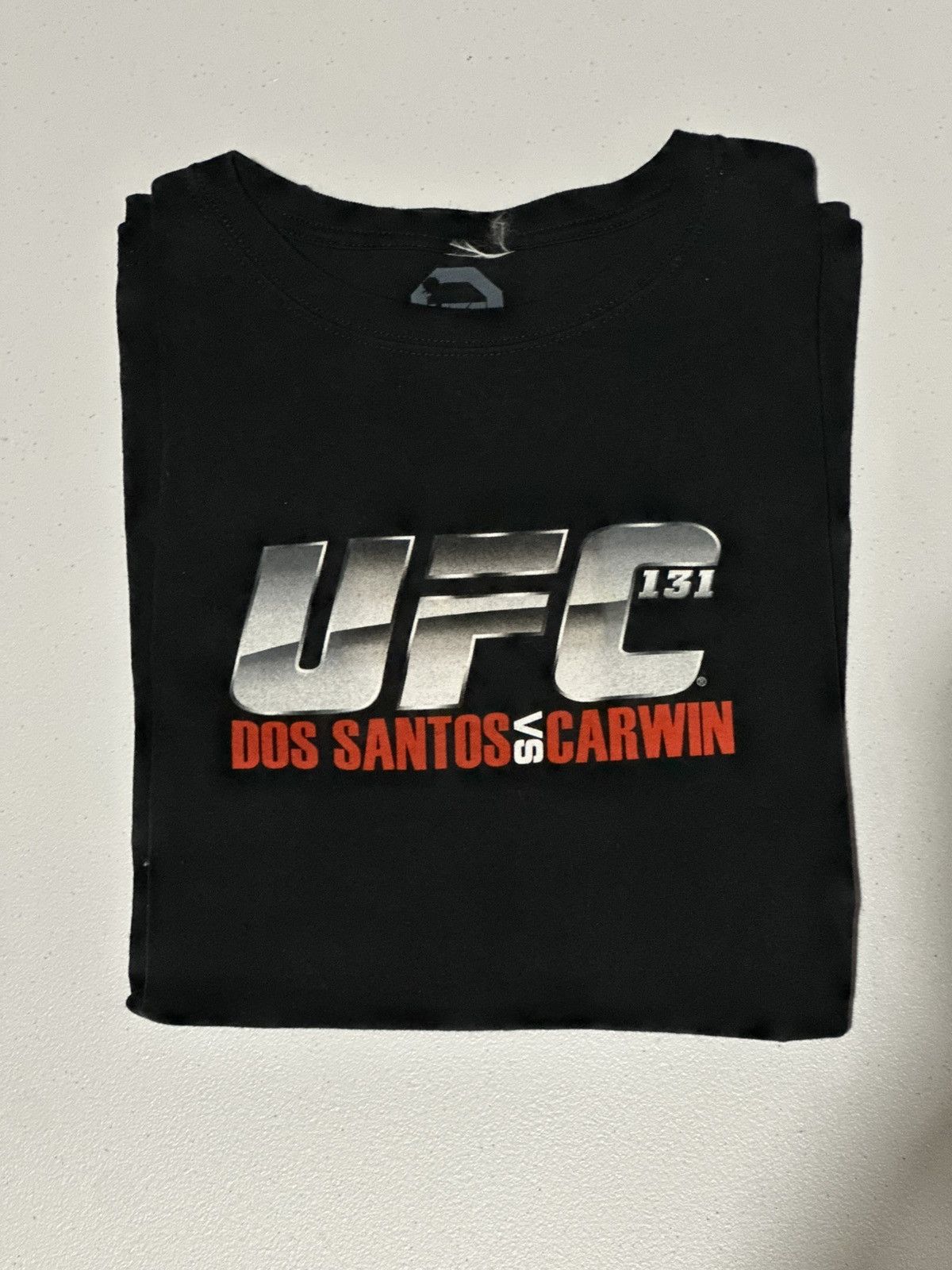 UFC Vtg UFC 131 Dos Santos Vs Carwin Event Promo T-shirt Size US L / EU 52-54 / 3 - 9 Thumbnail