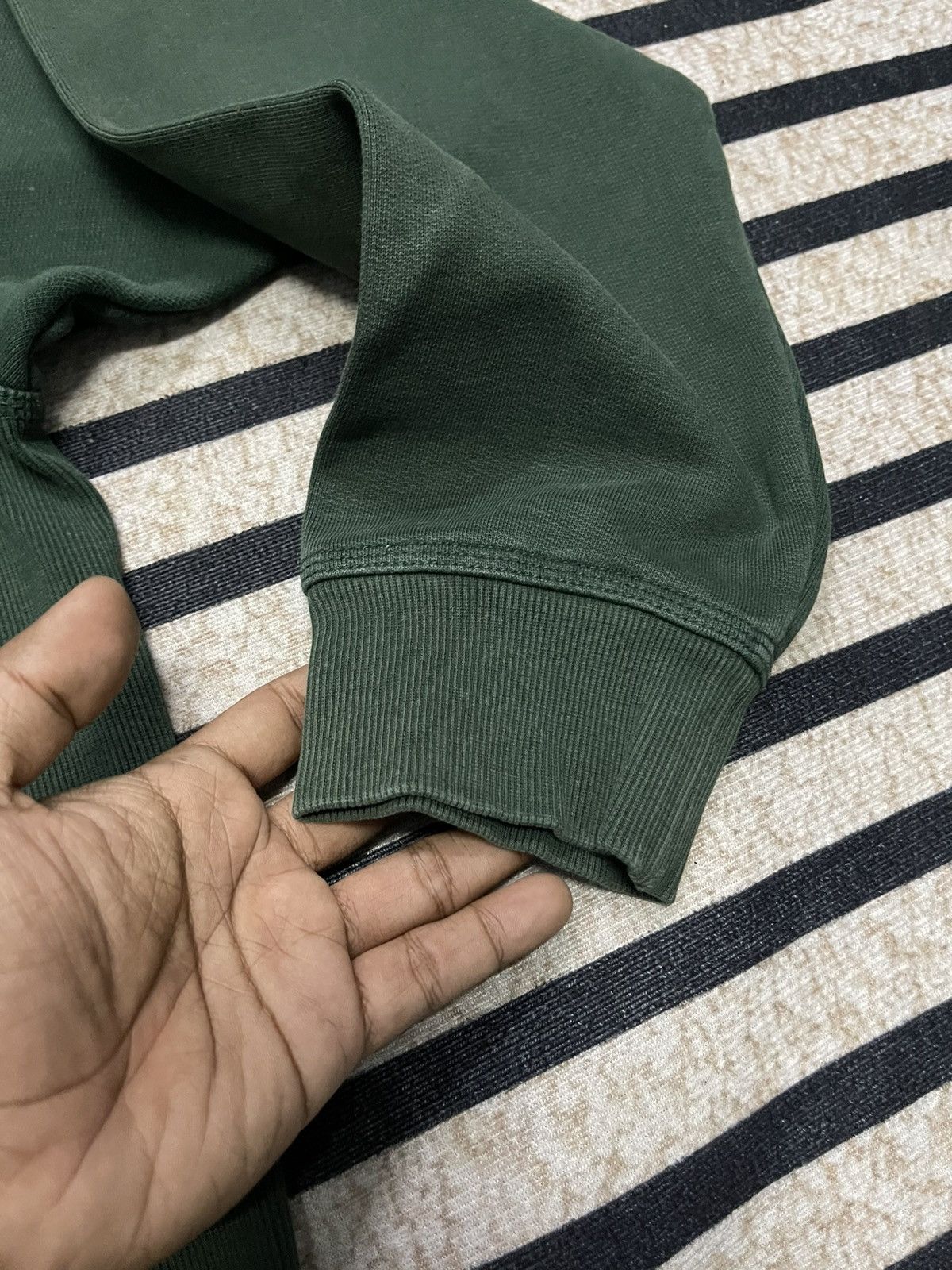 Carhartt Wip 2000s CARHARTT WIP SUN FADED SWEATSHIRT SMALL LOGO Size US L / EU 52-54 / 3 - 8 Thumbnail