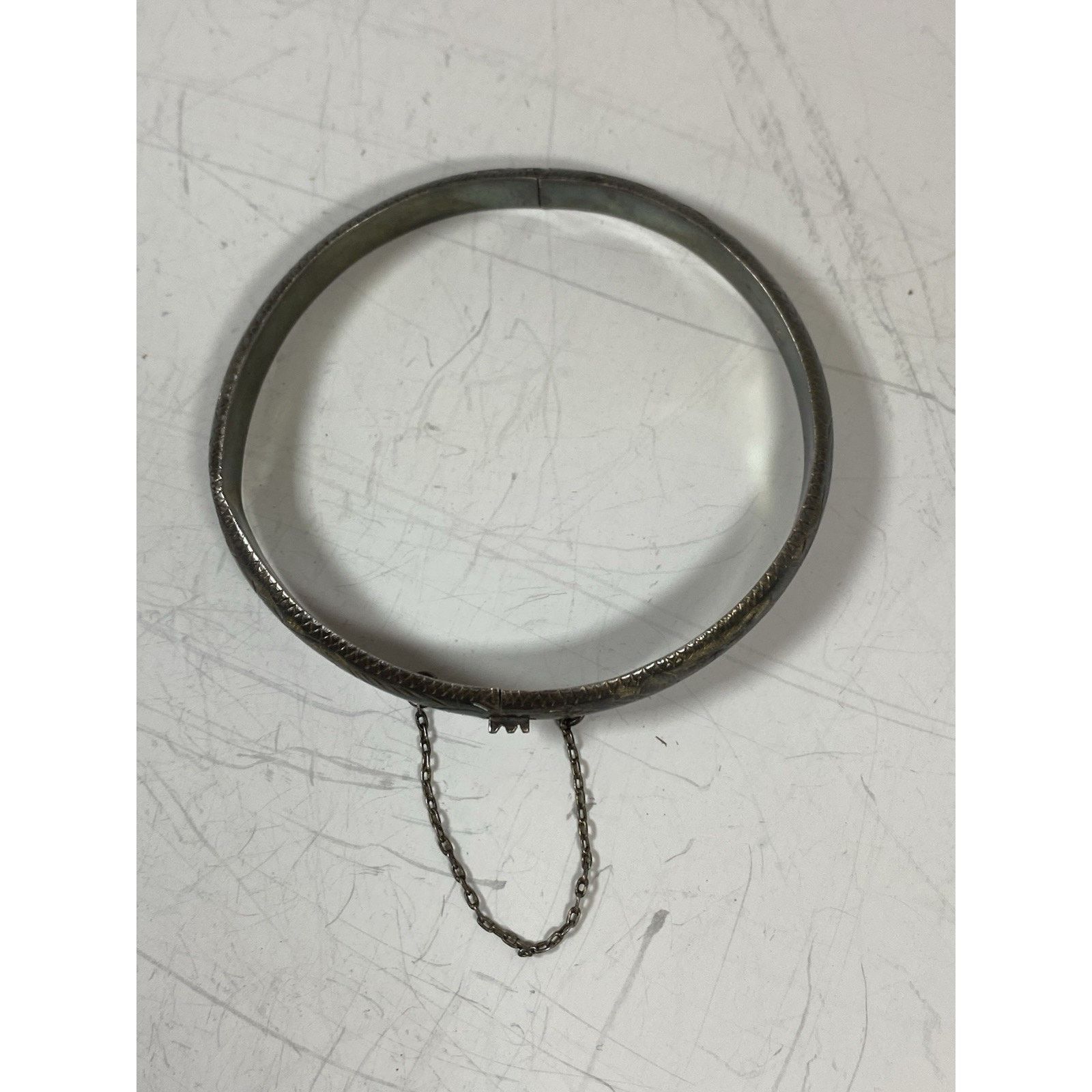 Other Vintage Silver Toned Etched Bangle Bracelet w/ Safety Chain Size ONE SIZE - 10 Thumbnail