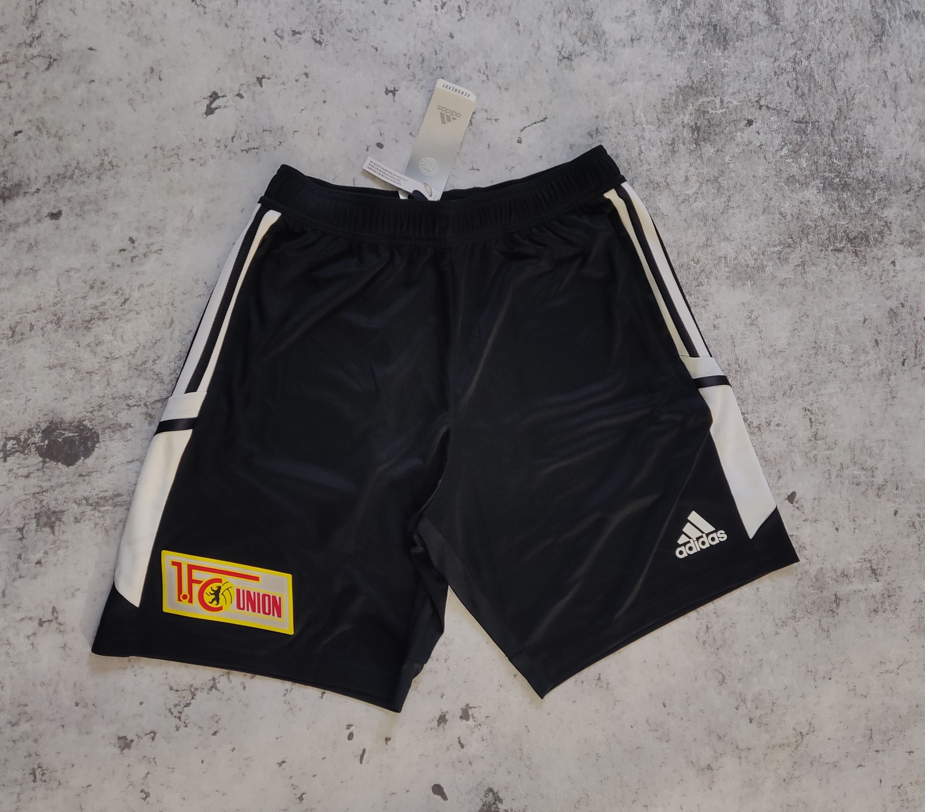 Adidas 1. FC Union Berlin FOOTBALL SHORTS ADIDAS MEN H21259 SIZE M Size US 32 / EU 48 - 1 Thumbnail