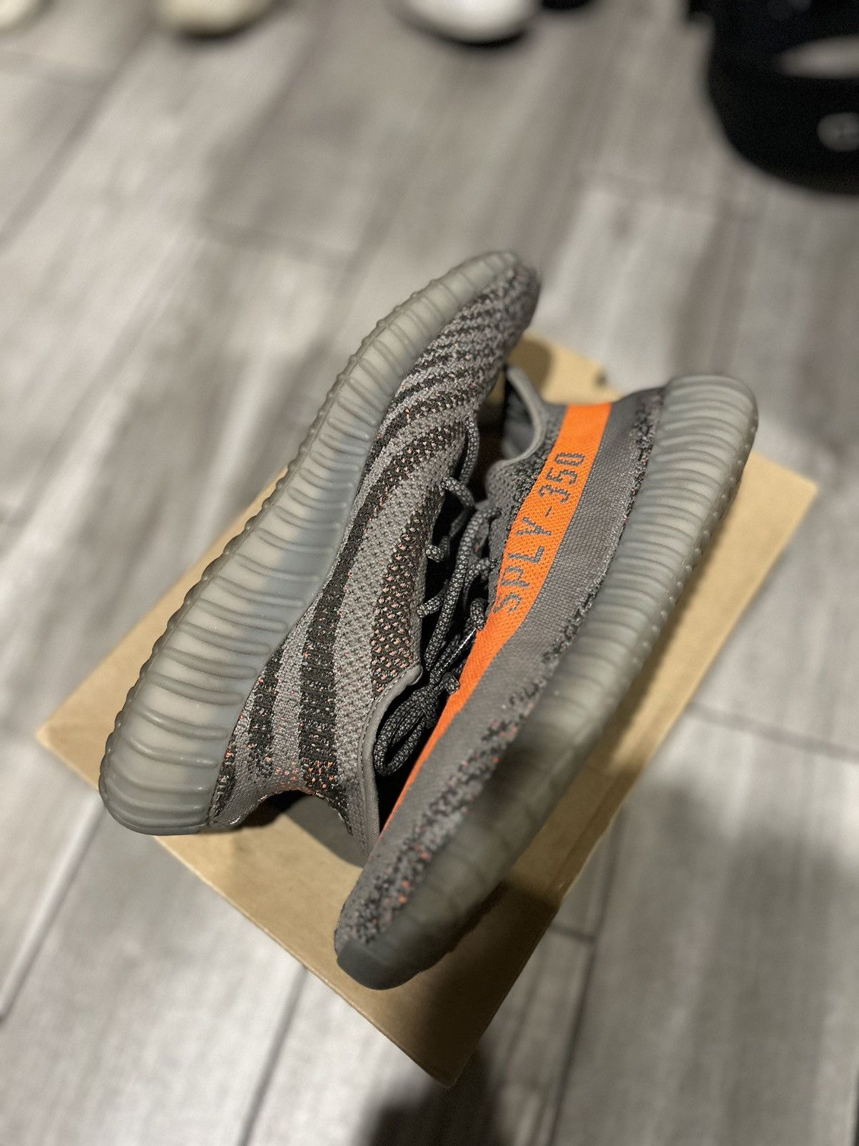 Yeezy yzy 350 beluga Size US 10.5 / EU 43-44 - 4 Thumbnail