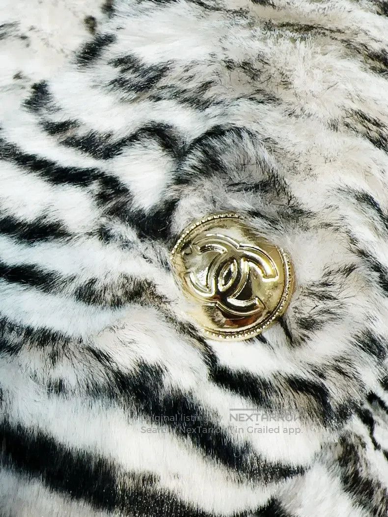 Chanel Chanel 20K equestrian series eco-friendly fur zebra stripe Size XS / US 0-2 / IT 36-38 - 4 Thumbnail