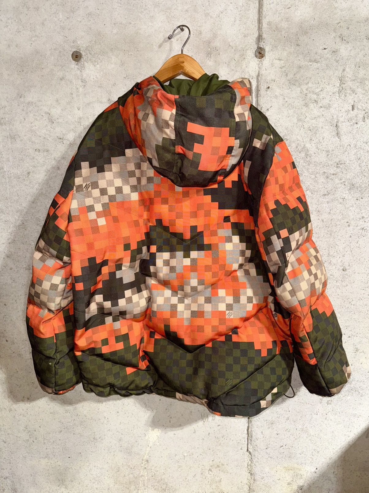 Louis Vuitton Louis Vuitton Pixelated Puffer Jacket FW24 Size US XL / EU 56 / 4 - 2 Thumbnail