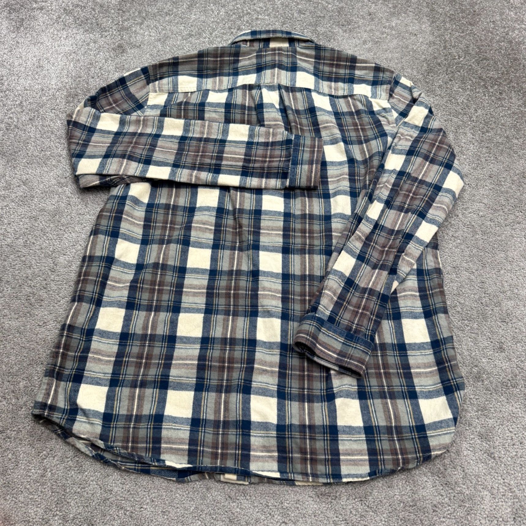 Vintage L.L. Bean Traditional Fit Flannel Shirt Mens LT Blue Plaid Cotton Casual Button-Up Hip Classic Size US L / EU 52-54 / 3 - 2 Thumbnail
