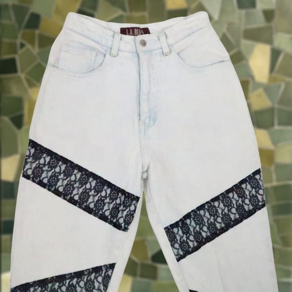 Vintage VINTAGE 90s LA Blues Light Wash Blue Mom Jeans High Rise 29in Inseam 25in Waist Women Denim 100% Cotton Black Lace Panels Size 26" / US 2 / IT 38 - 1 Thumbnail