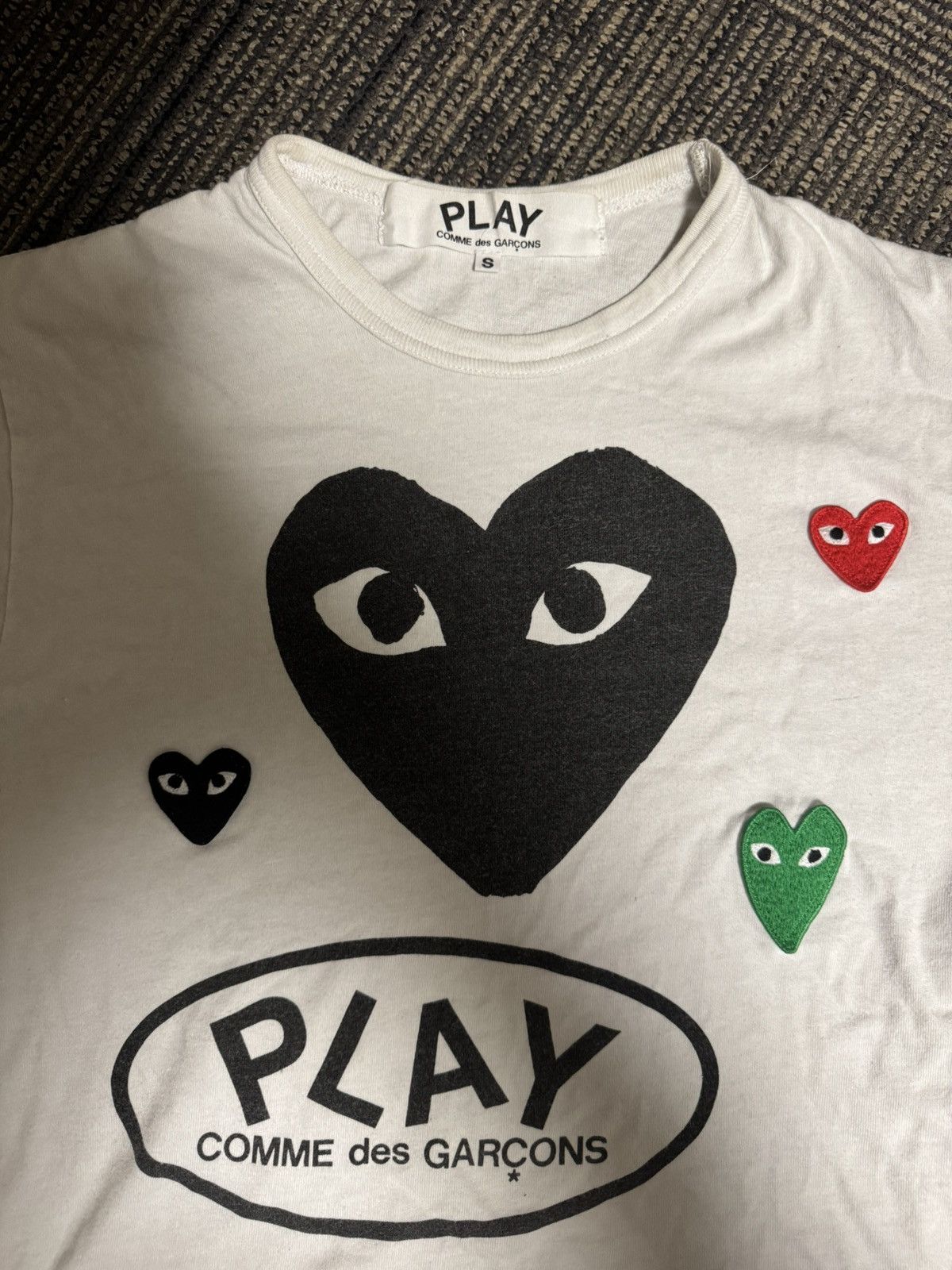 Comme des Garcons PLAY Comme Des Garcons Play 4 Hearts Tshirt Size US S / EU 44-46 / 1 - 2 Thumbnail