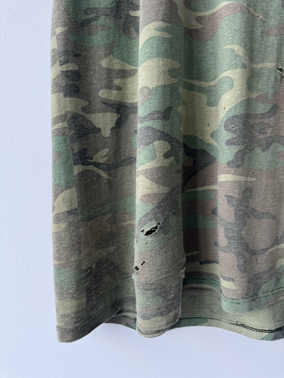 Vintage VINTAGE THRASHED CAMO T SHIRT DISTRESSED THIN OVERSIZED Size US XL / EU 56 / 4 - 5 Thumbnail
