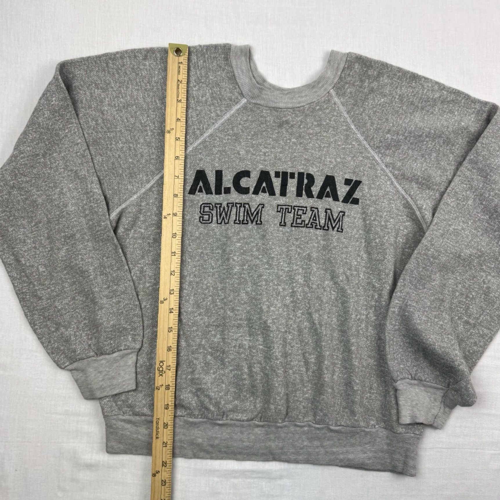 Swims VINTAGE Alcatraz Swim Team Sweatshirt Adult Large Gray 60s 70s USA College Parody Mens Size US L / EU 52-54 / 3 - 7 Thumbnail