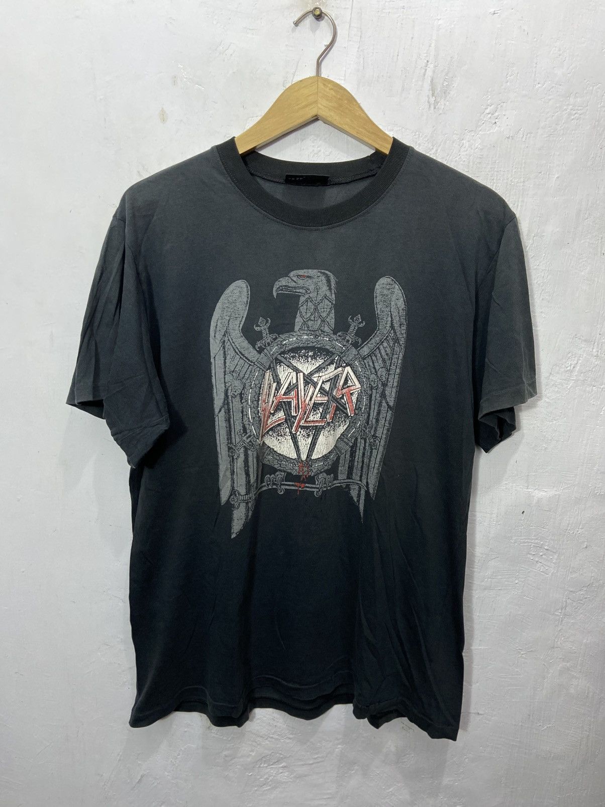 Band Tees Vintage Thrashed Sun Faded Slayer Tshirt 90s Size US XL / EU 56 / 4 - 1 Thumbnail
