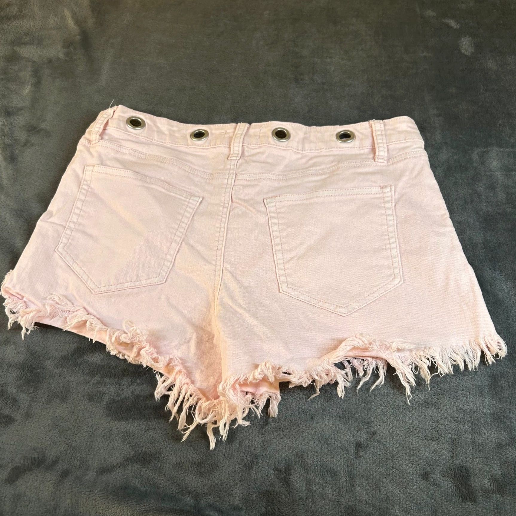 Vintage Altard State Pink Denim Shorts Frayed Hem Eyelet Detail Stretch Womens Size 31 Size 24" / US 00 / IT 34 - 3 Thumbnail