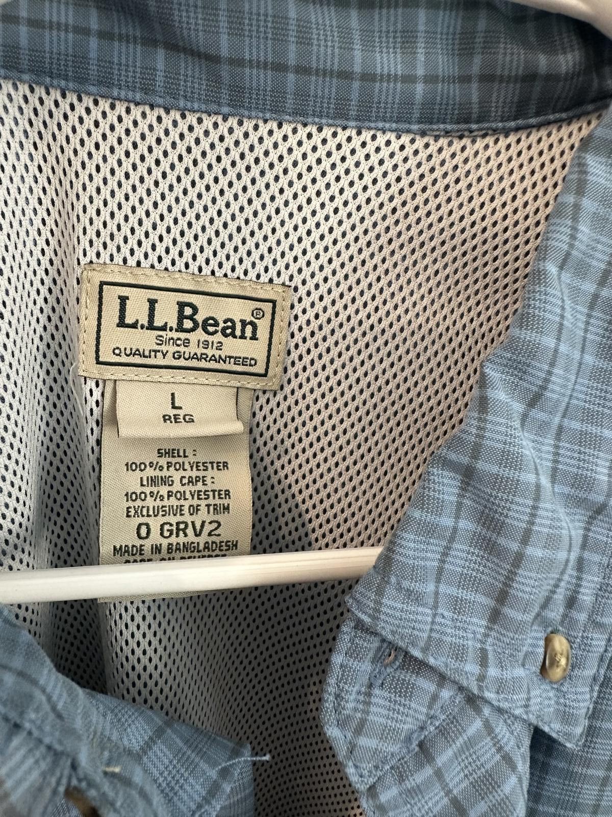 L.L. Bean Mens Large LL bean shirt hiking outdoors blue gray plaid Size US L / EU 52-54 / 3 - 4 Thumbnail