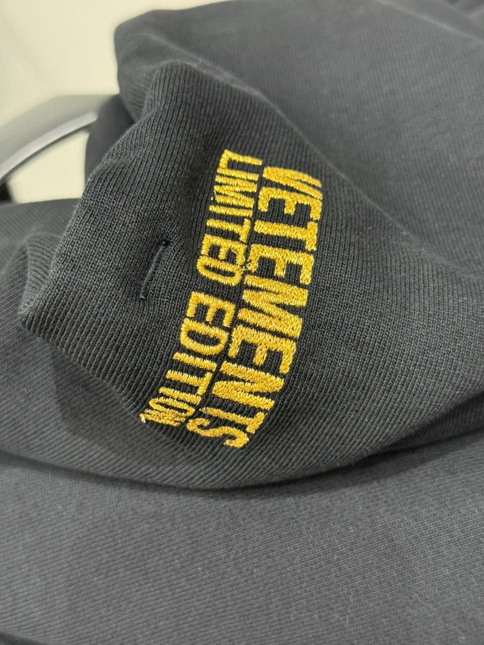 Vetements Vetements Yen Euro Dollar I am rich hoodie Size US S / EU 44-46 / 1 - 2 Thumbnail
