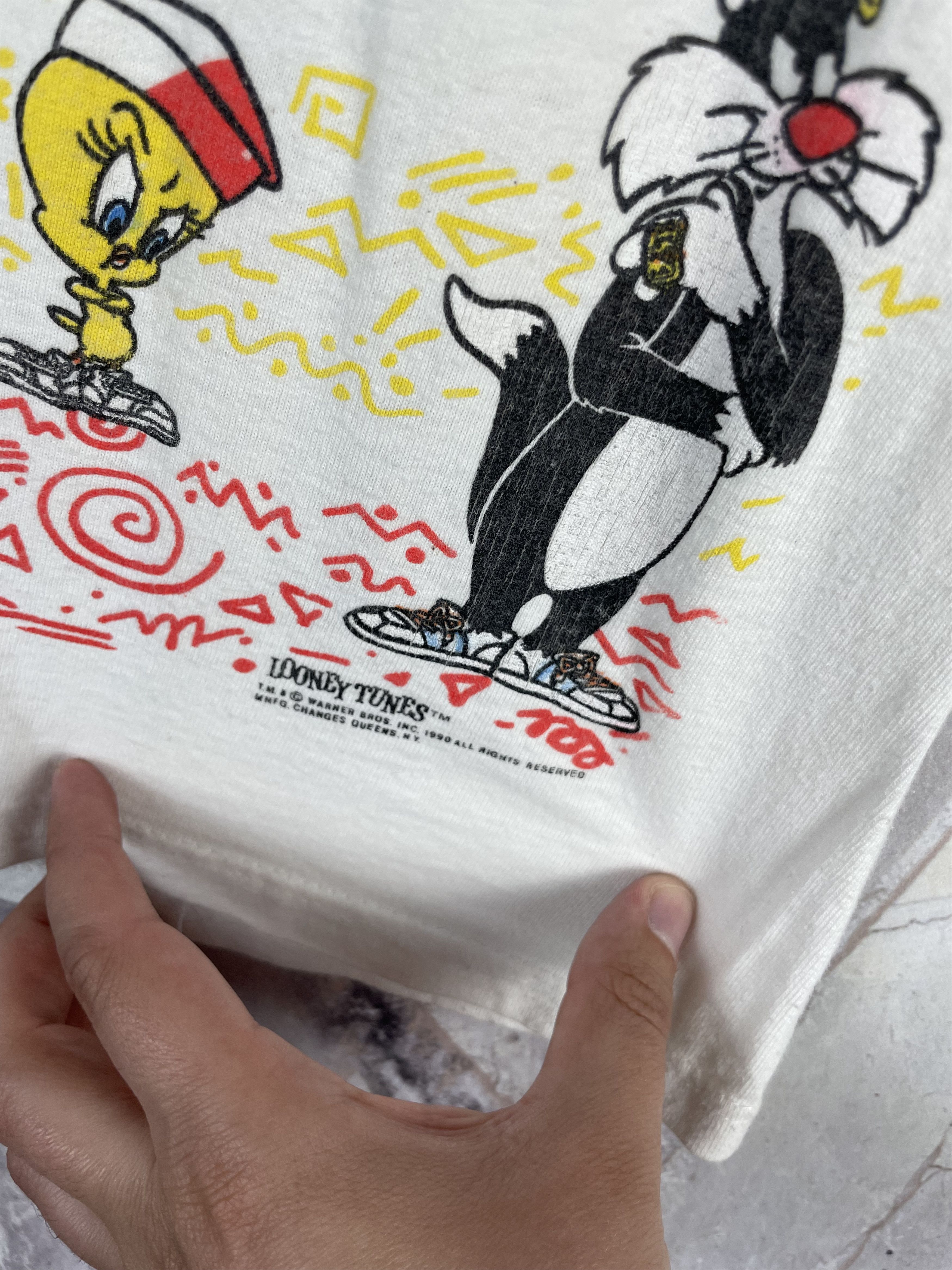 Warner Bros Vintage looney tunes chillin with the tunes shirt Size US XL / EU 56 / 4 - 4 Thumbnail