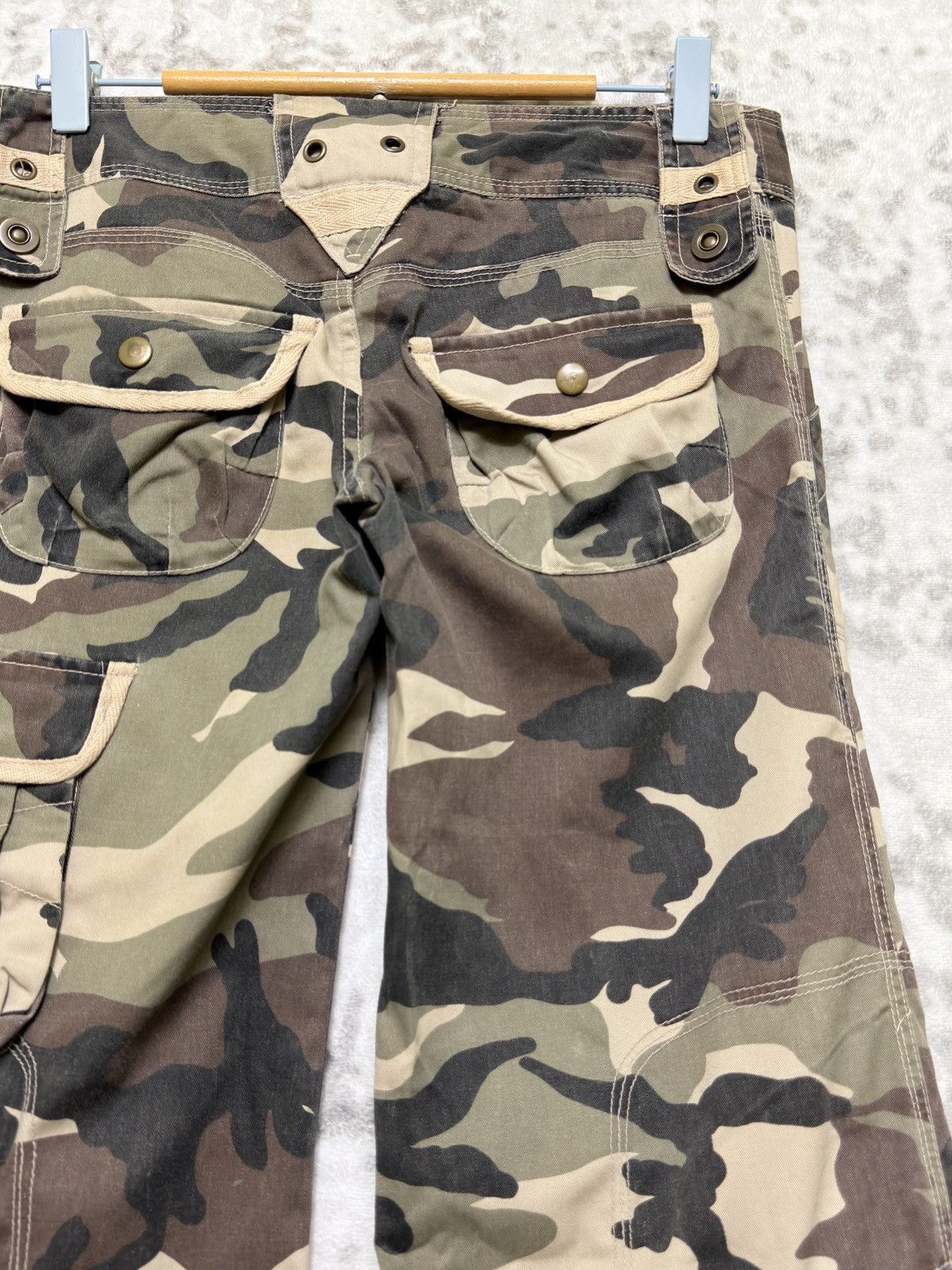 GOA Spiral Girl Camo Cargo Flare Pants Low Rise Women Denim Size US 29 - 11 Thumbnail
