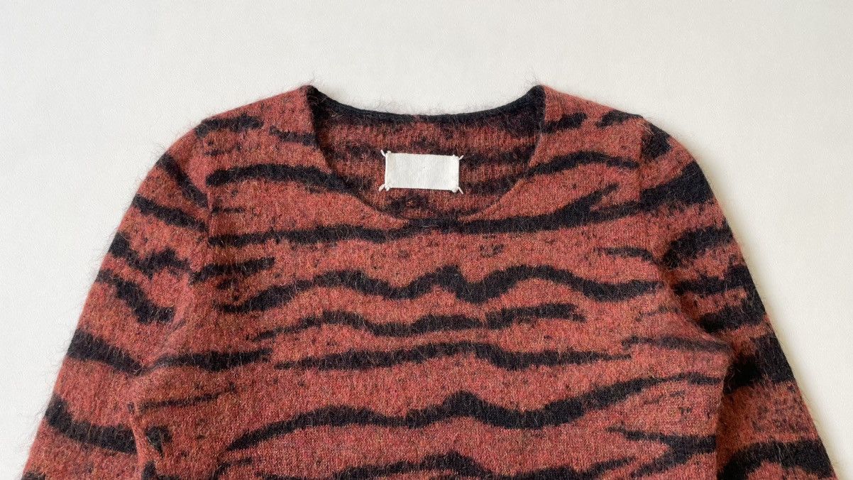 Maison Margiela A/W 05 ‘Tiger Stripe’ Mohair Sweater Size S / US 4 / IT 40 - 2 Thumbnail