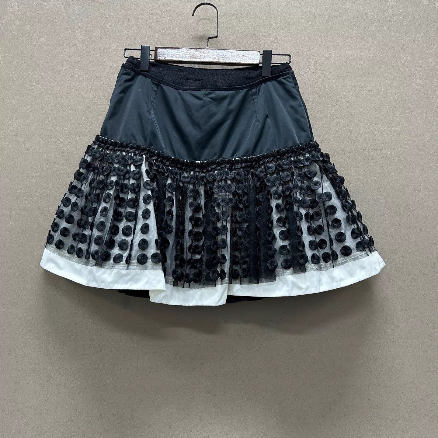 Louis Vuitton Louis Vuitton Polka-Dot High-Waist Mini Skirt S 99N Size 26" / US 2 / IT 38 - 2 Thumbnail