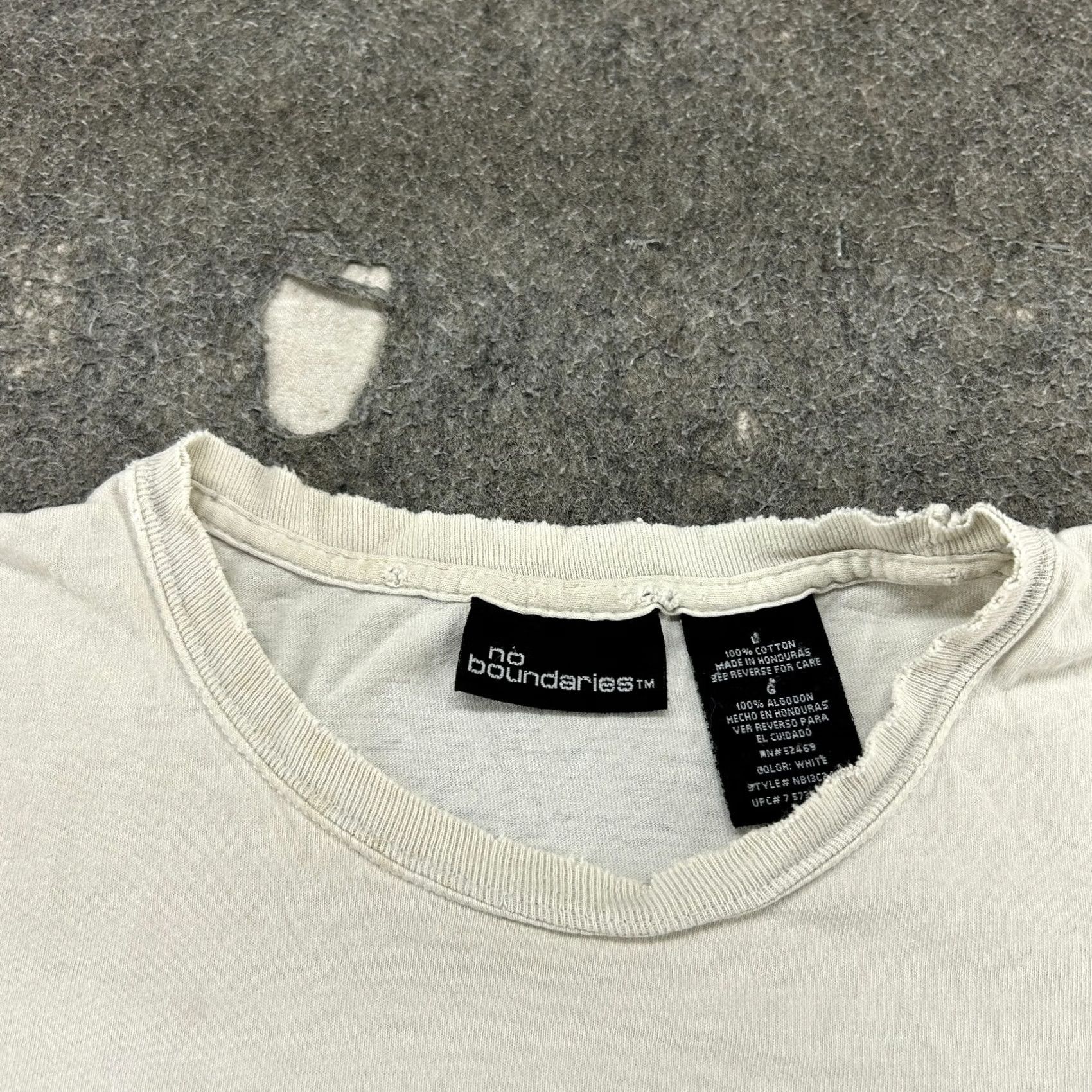 Vintage VINTAGE No Boundaries Shirt Mens L White Boxy Surfer Distressed 90s Thrashed Logo 100410 Size US L / EU 52-54 / 3 - 4 Thumbnail