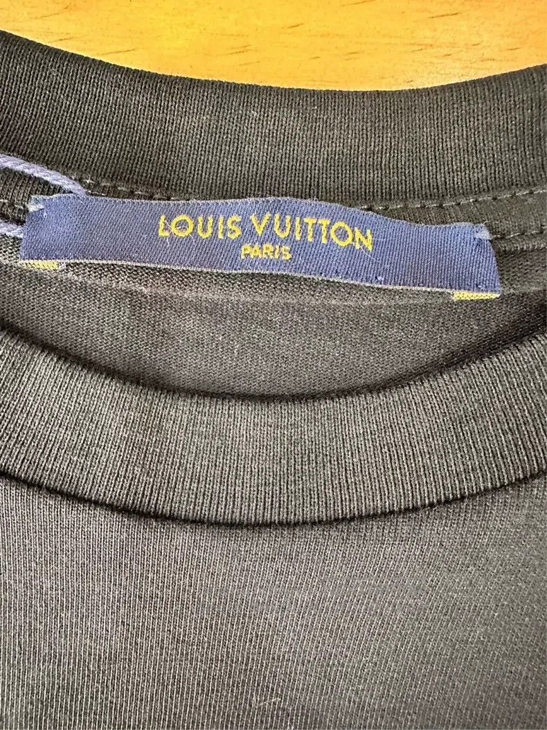 Louis Vuitton Louis Vuitton Gradual change Black short sleeve Size US M / EU 48-50 / 2 - 3 Thumbnail