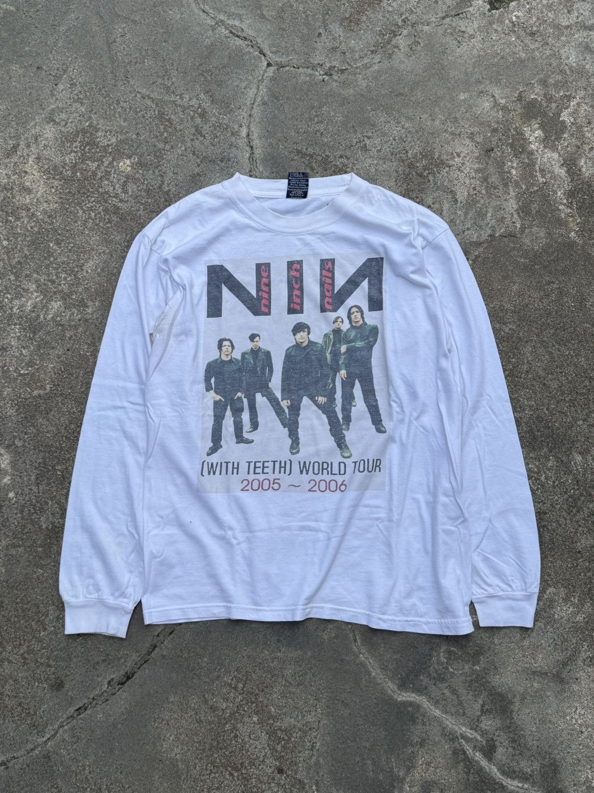 Band Tees ❤️‍🔥RARE❤️‍🔥Nine Inch Nails 2005 World Tour Long Sleeve Size US M / EU 48-50 / 2 - 1 Thumbnail