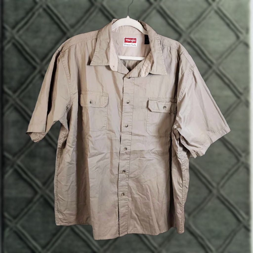 Wrangler VINTAGE Wrangler Men's Button-Up Short Sleeve Work Wear 2XL Beige Cotton Blend Logo Pockets Collared Spread Casual All Seasons Mens Size US 39 - 1 Thumbnail