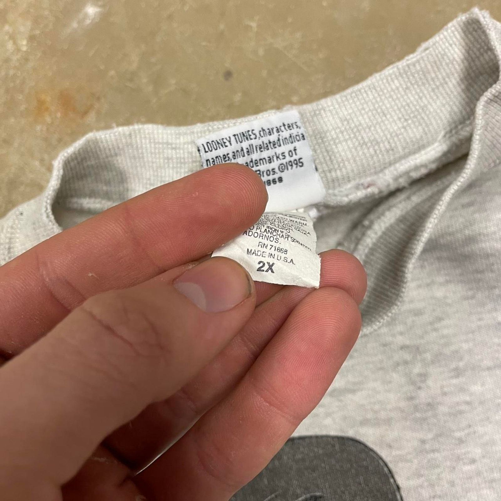 Dooney & Bourke 90s Looney Tunes football grey crewneck sweatshirt size smal Size US S / EU 44-46 / 1 - 5 Thumbnail