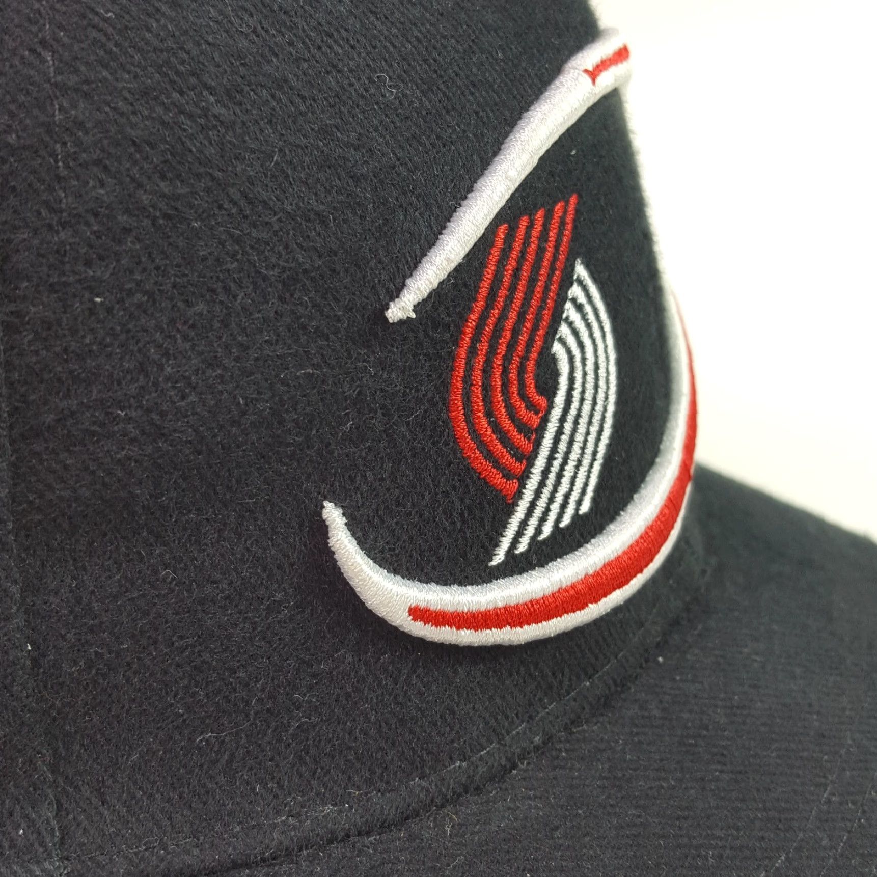 NBA VINTAGE Portland Trail Blazers NBA Baseball Cap Hat Adjustable Black Men 90s Sports Embroidered Draft Premier Retro Cap Size 44L - 6 Thumbnail