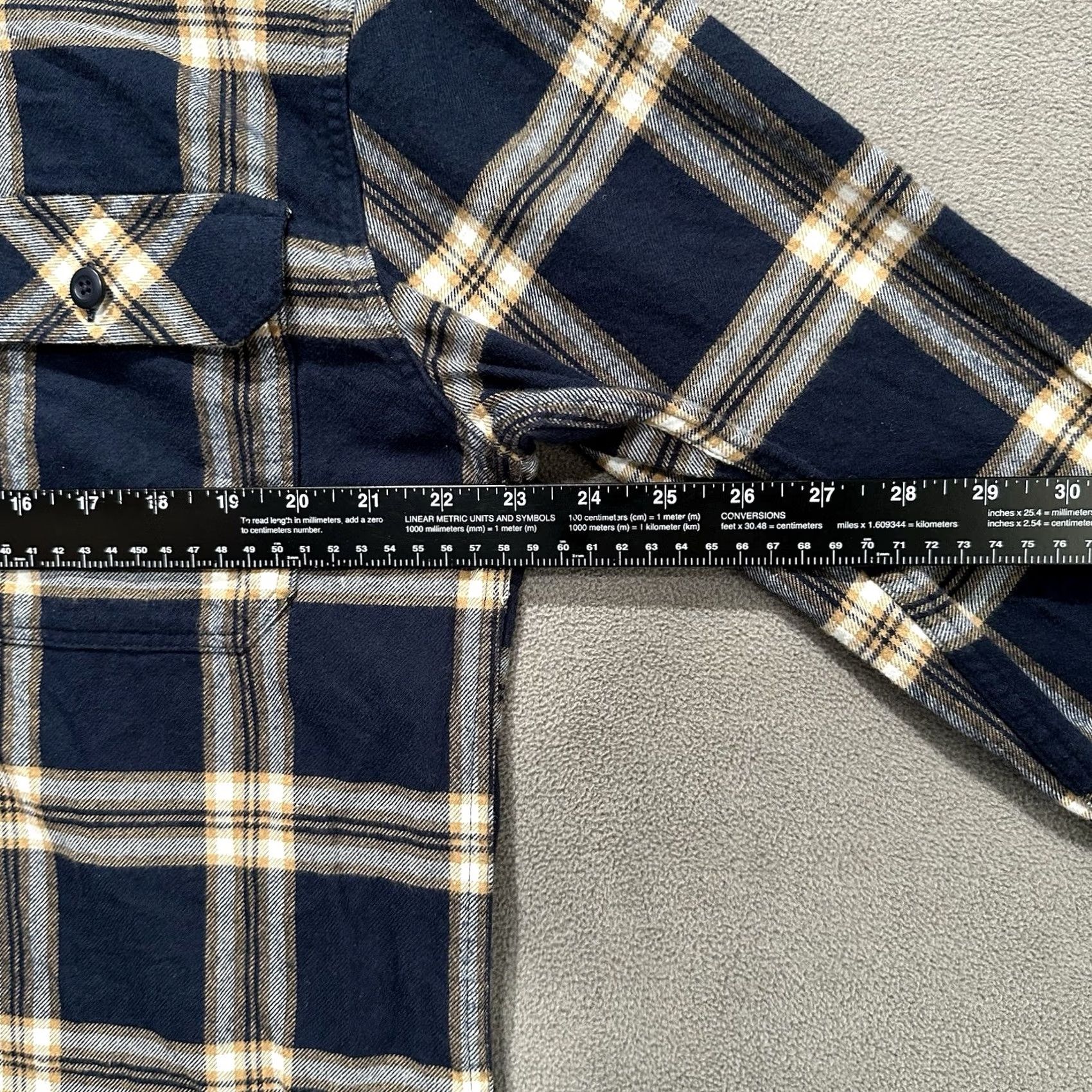 Patagonia Patagonia Shirt Mens Large Blue Plaid Organic Cotton Flannel Button-Up Casual Workwear 42400 EUC Size US L / EU 52-54 / 3 - 6 Thumbnail