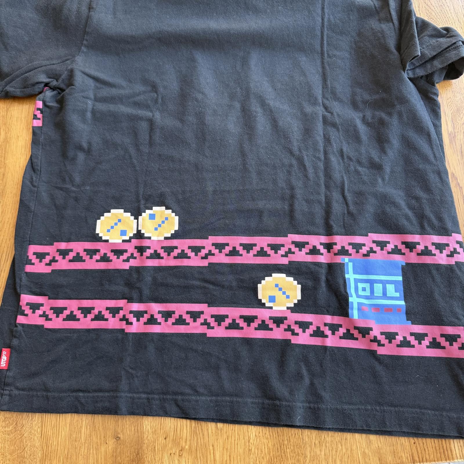 Uniqlo UNIQLO UTGP Donkey Kong Pixel Art T-Shirt Black Size XL Size US XL / EU 56 / 4 - 4 Thumbnail