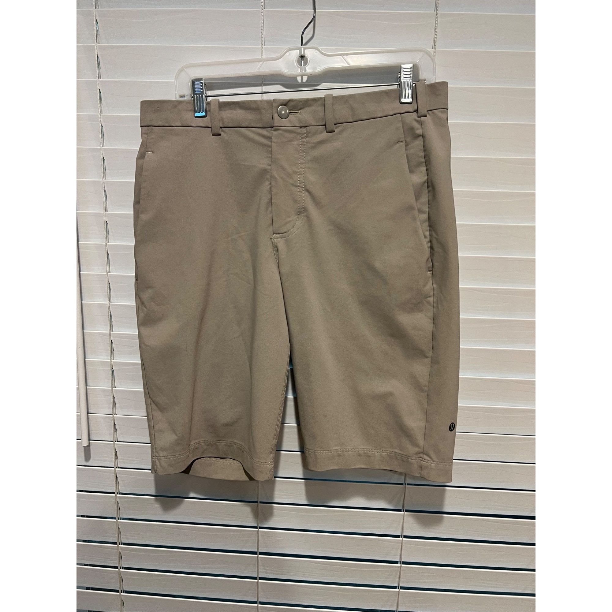 Lululemon Lululemon Mens Shorts - Size 34 Size US 34 / EU 50 - 1 Thumbnail