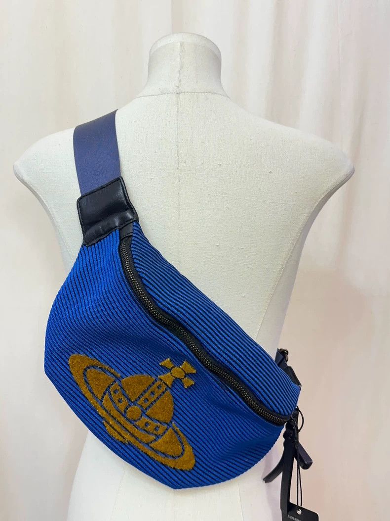 Vivienne Westwood Vivienne Westwood size os A waist bag and a breast bag Size ONE SIZE - 1 Thumbnail