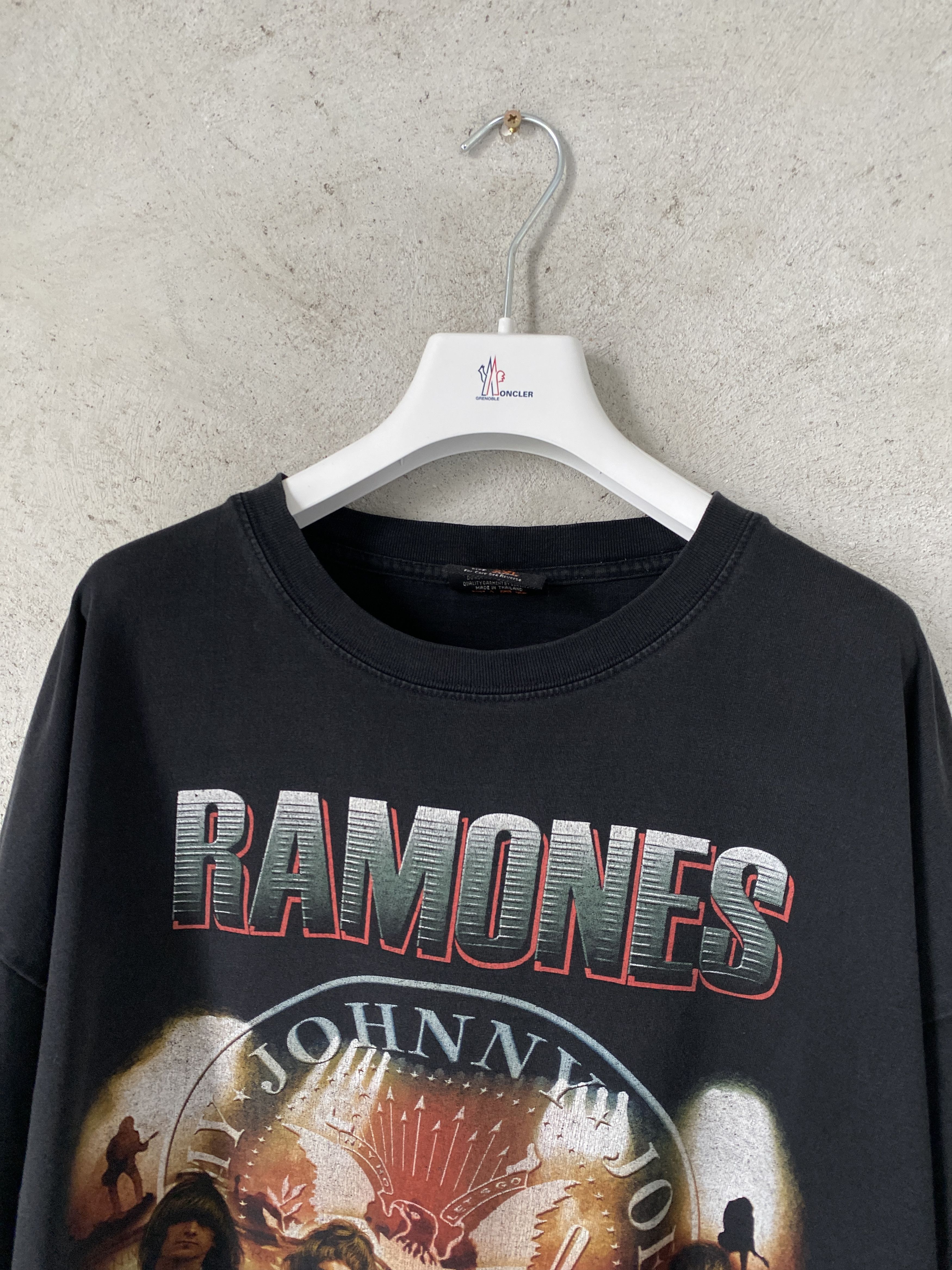 Band Tees Vintage Ramones big logo t-shirt tee rock band Size US XXL / EU 58 / 5 - 2 Thumbnail