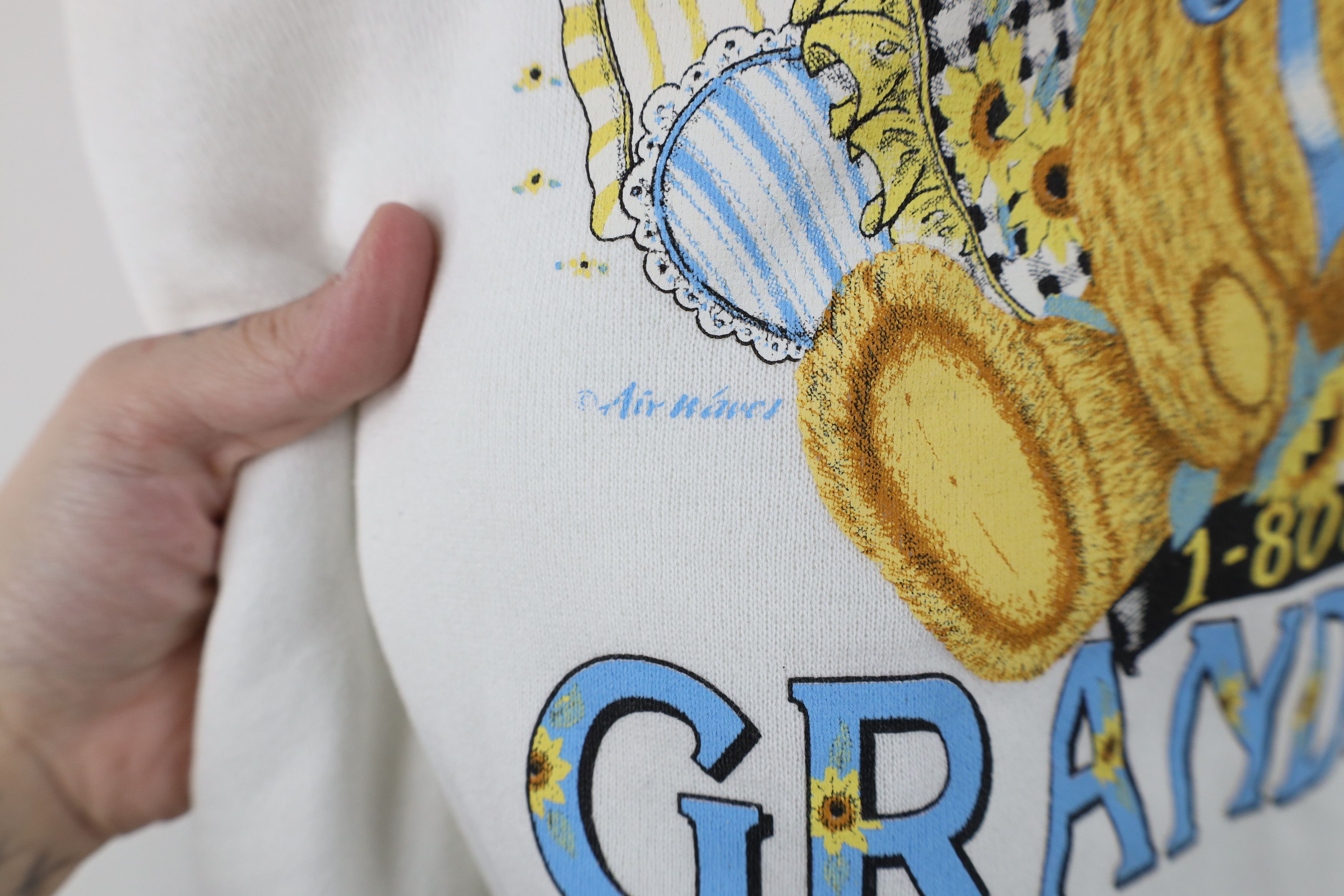 Vintage Vintage 90s Sunflower Bear Grandma Hug Sweatshirt White USA Size L / US 10 / IT 46 - 5 Thumbnail