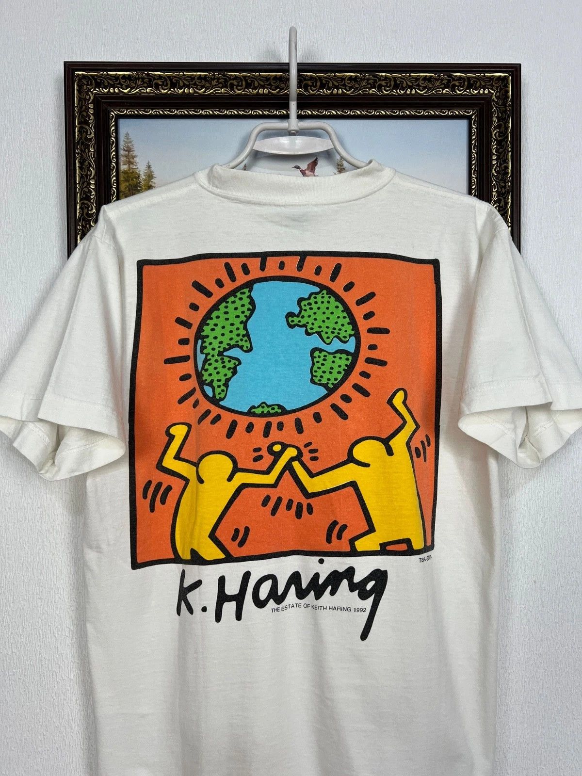 Vintage Vintage 90's Keith Haring Earth Day Estate White Shirt Tee Size US M / EU 48-50 / 2 - 2 Thumbnail