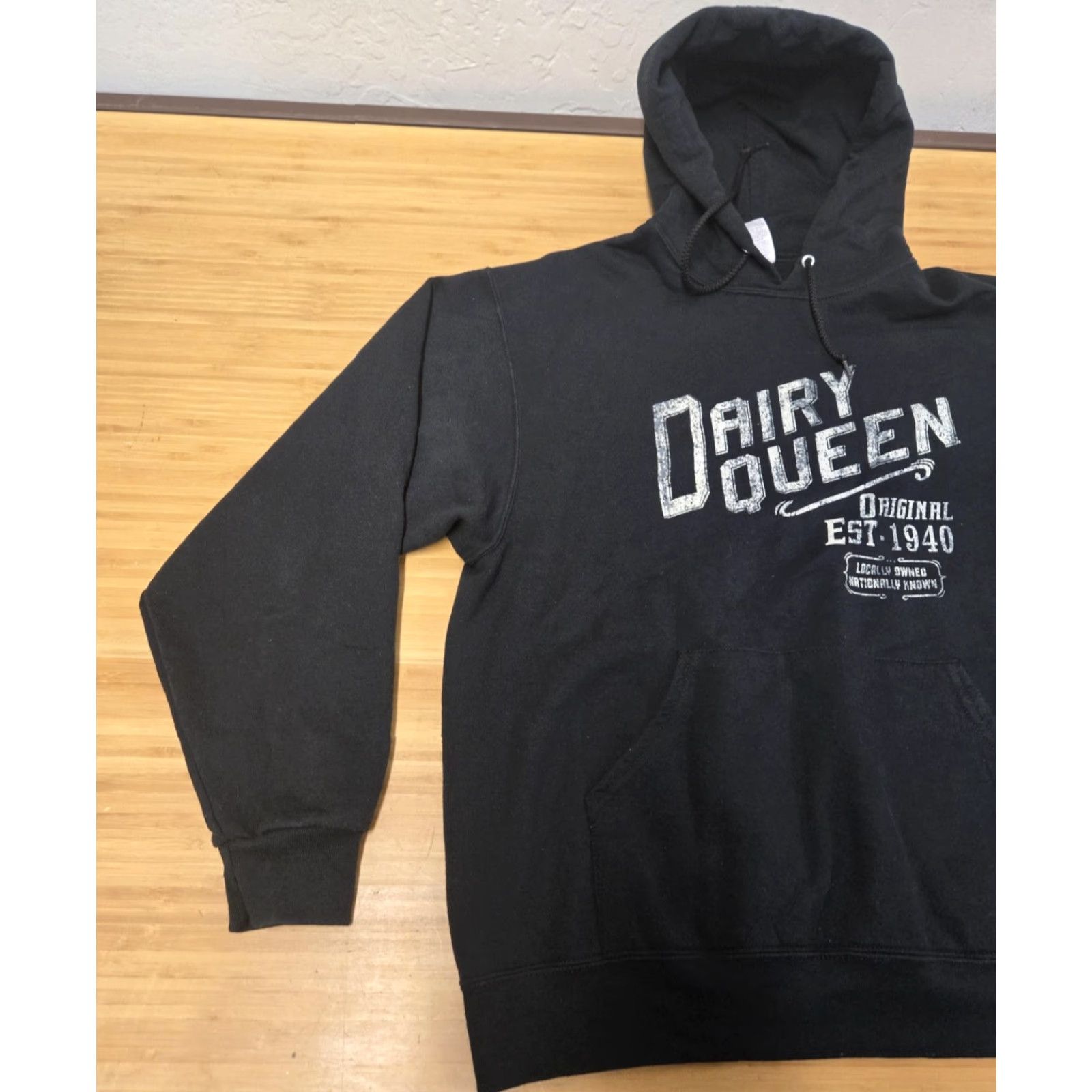 Jerzees Dairy Queen Hoodie Mens L Black Pullover Fleece Graphic Print Jerzees NuBlend Kangaroo Pocket Size US L / EU 52-54 / 3 - 3 Thumbnail