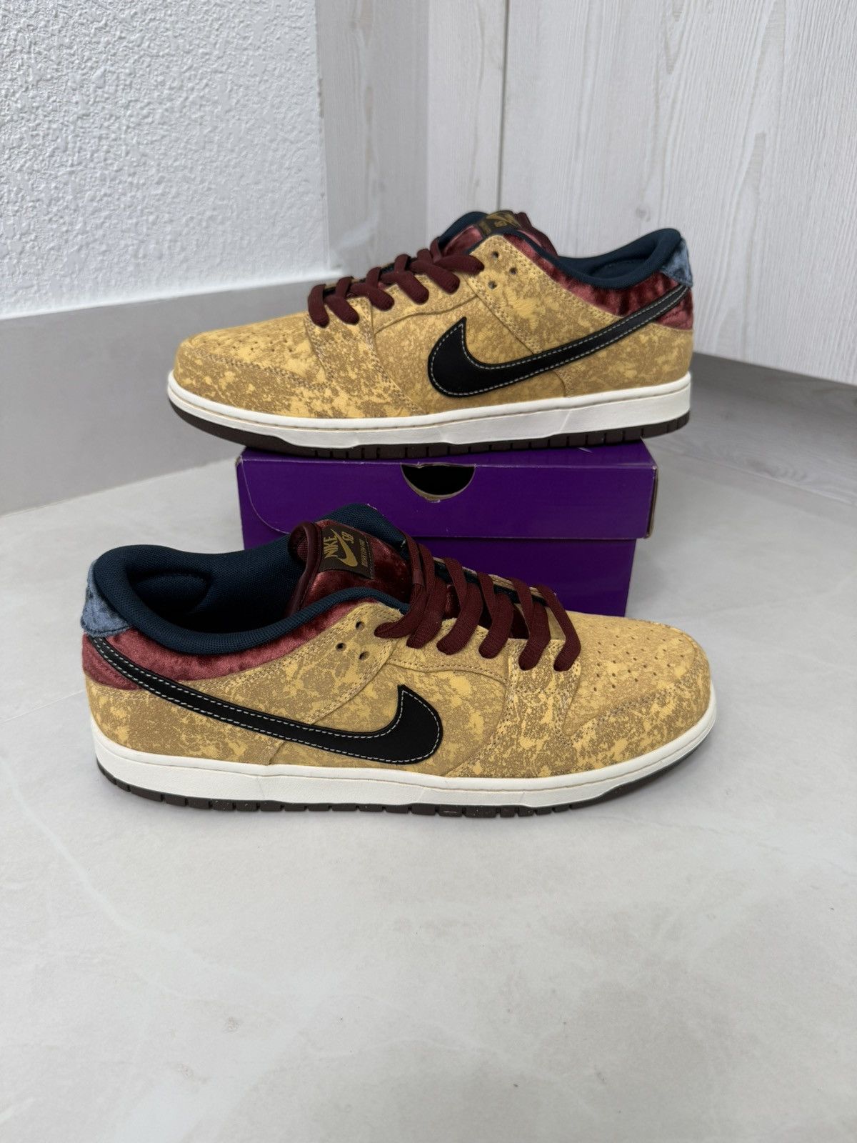 Nike Nike SB Dunk Low City of Cinema Size: US M 11.5 New Size US 11.5 / EU 44-45 - 3 Thumbnail