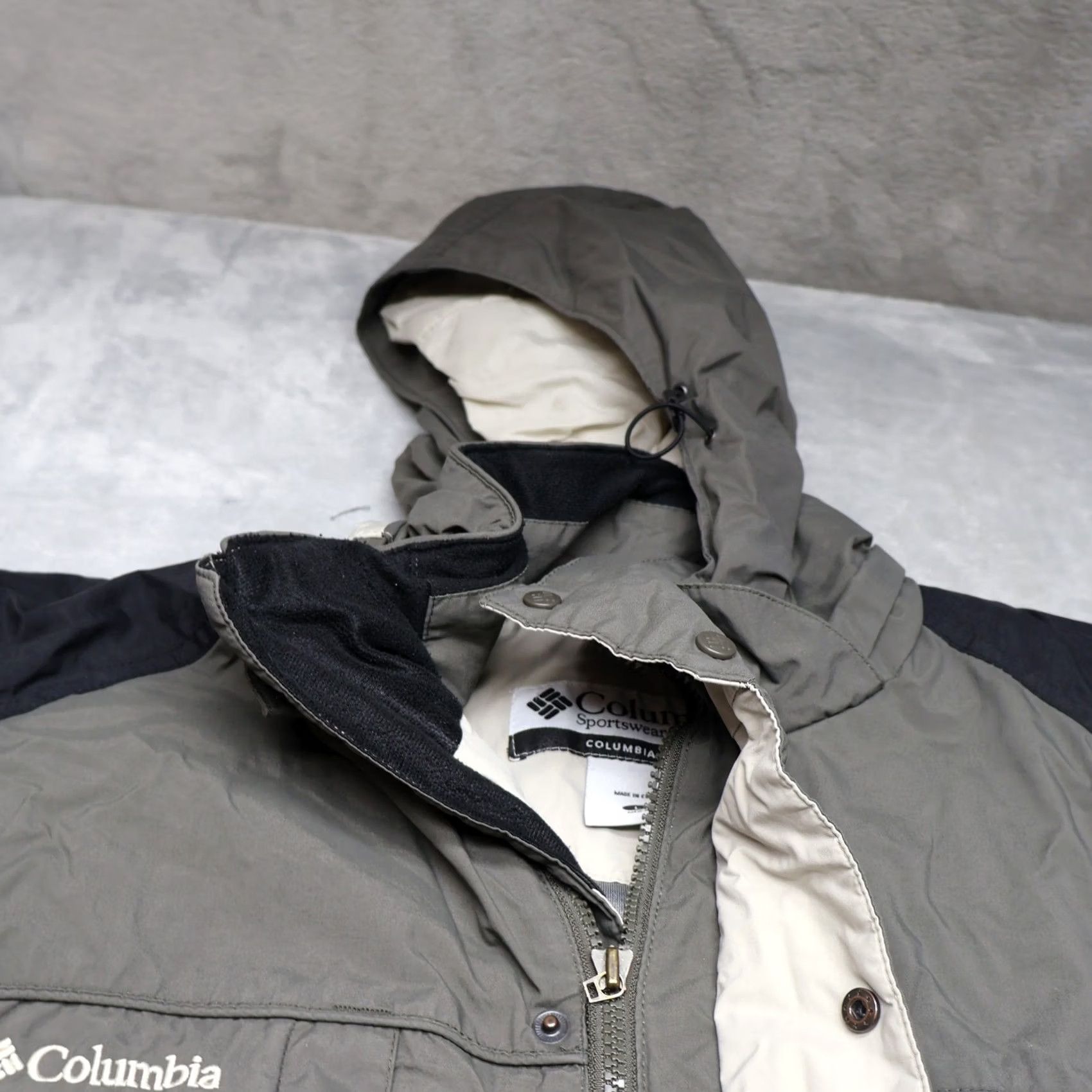 Rains Columbia Jacket Mens Large Hooded Insulated Outdoor Snow Wind Rain Gray Parka Size US L / EU 52-54 / 3 - 5 Thumbnail