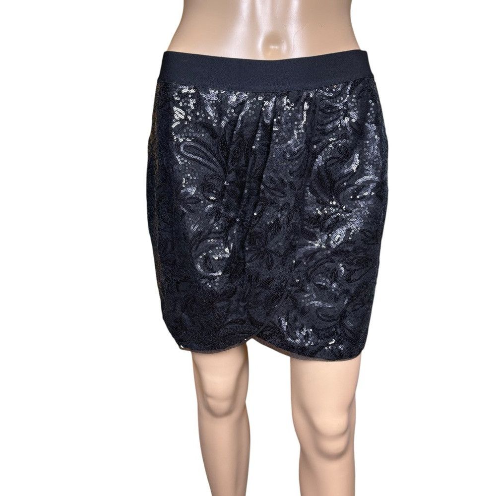 Bcbgmaxazria BCBGMAXAZRIA Joanne Floral Garden Sequin Wrap Black Mini Sk Size 28" / US 6 / IT 42 - 2 Thumbnail