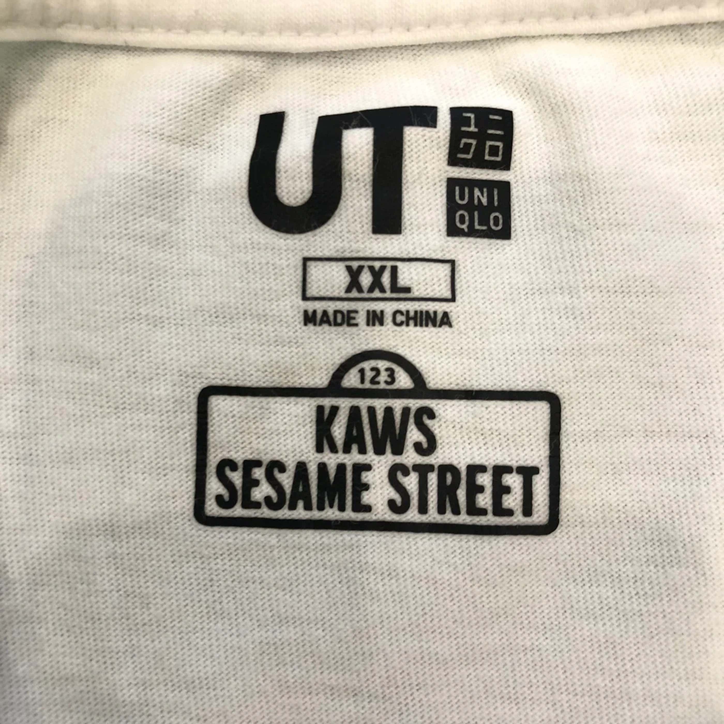 Kaws × Uniqlo KAWS x Uniqlo x Sesame Street Cookie Monster Tee Size US XXL / EU 58 / 5 - 6 Thumbnail
