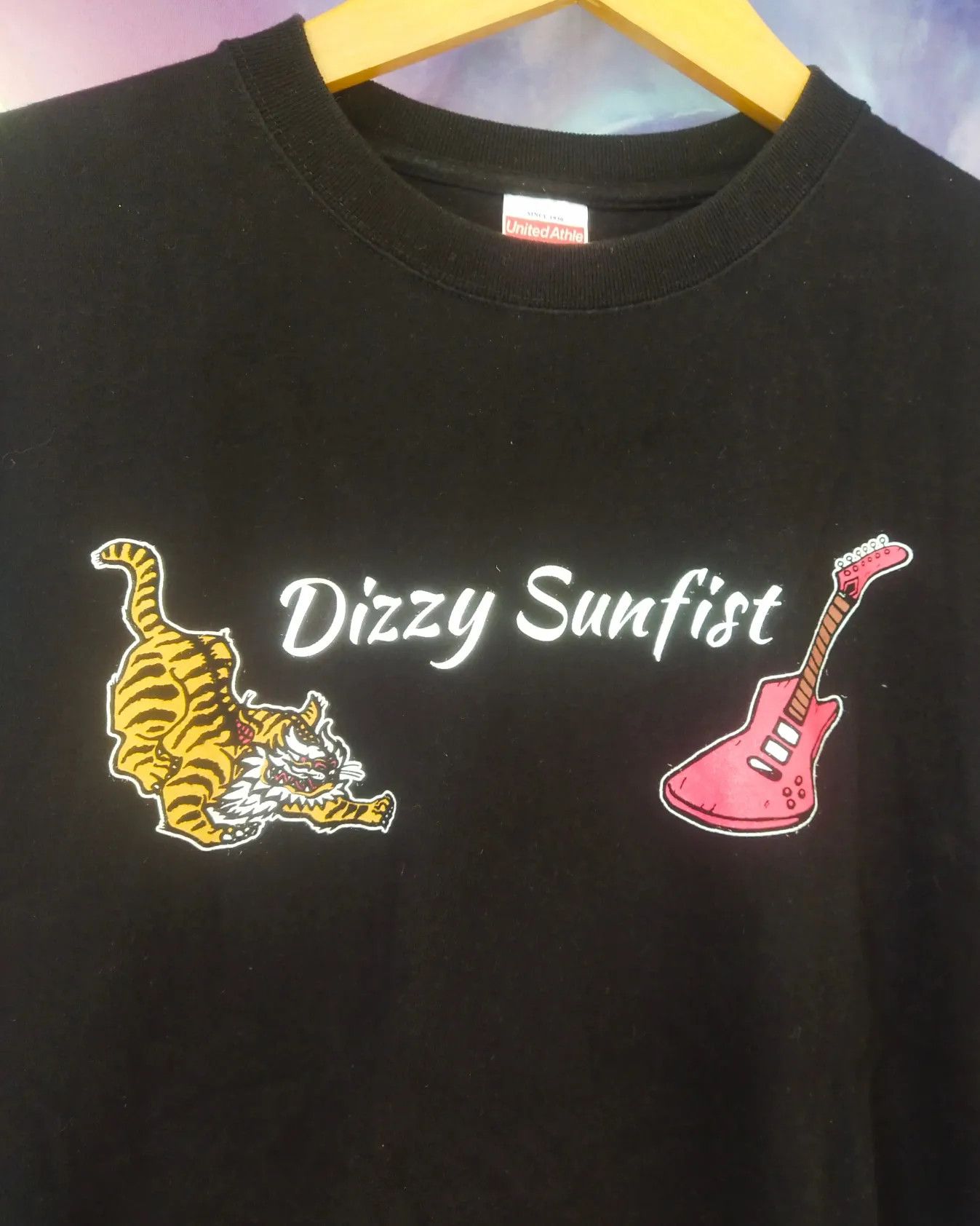 Band Tees Dizzy Sunfist Tiger and Guitar Art Band Tee Size US L / EU 52-54 / 3 - 4 Thumbnail