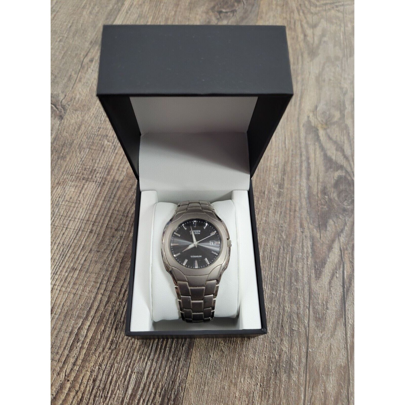 image of Citizen Watch Men's Eco-Drive Dial Date Titanium Usa in Silver
